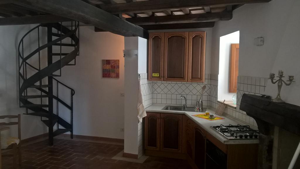 La Loggia Del Capitano - Rione Capisotto Apartamento Pitigliano Exterior foto