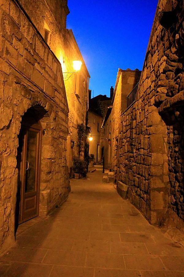 La Loggia Del Capitano - Rione Capisotto Apartamento Pitigliano Exterior foto