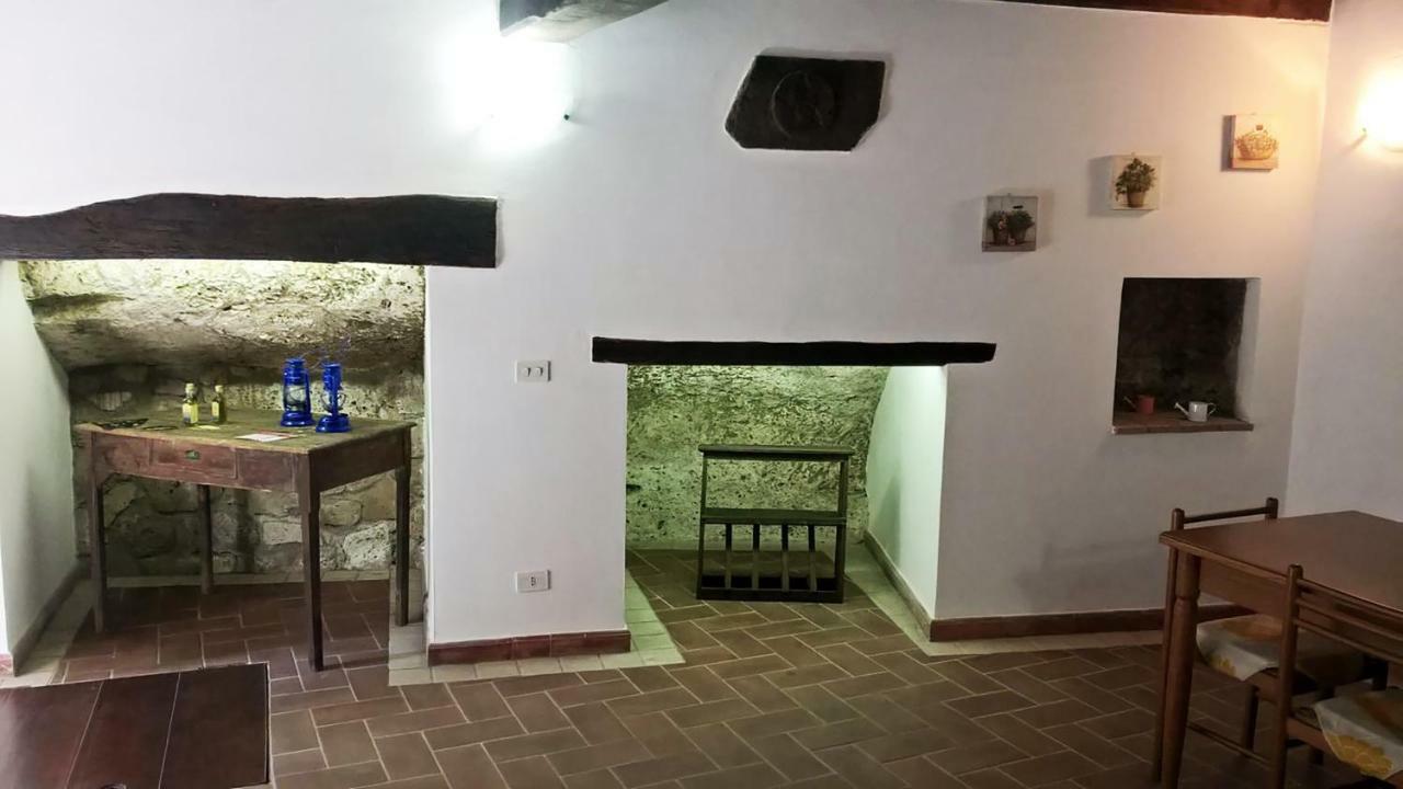 La Loggia Del Capitano - Rione Capisotto Apartamento Pitigliano Exterior foto